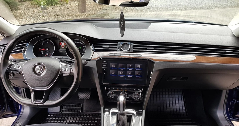 Volkswagen Passat cena 79900 przebieg: 148000, rok produkcji 2018 z Strzegom małe 742